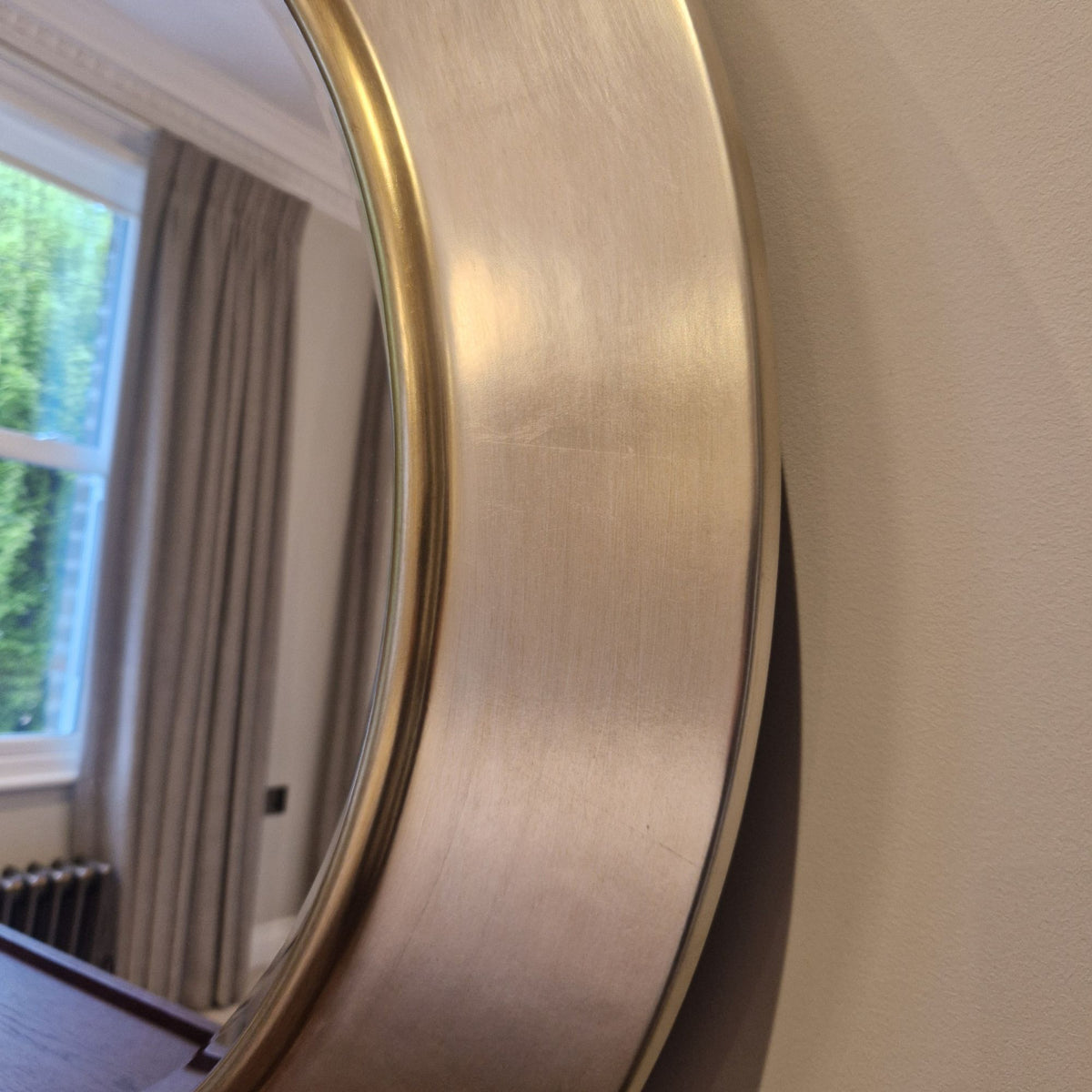 round mirror frame detail